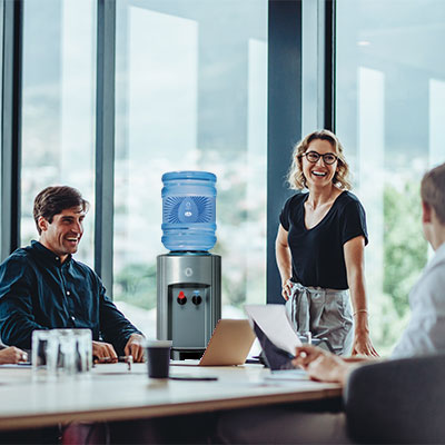 Wasserspender mit Gallonen Oasis